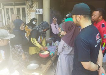 Ganjar Milenial Center Kalteng Latih Masyarakat Membuat Kue Curos