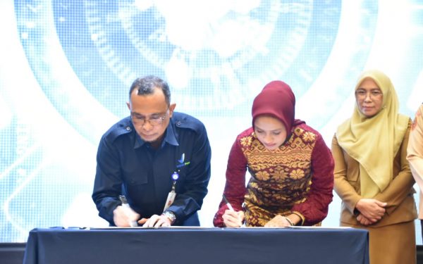 Ketua Dekranasda Ivo Sugianto Sabran Launching Inovasi Layanan Publik “UMKM BERDIKARI”