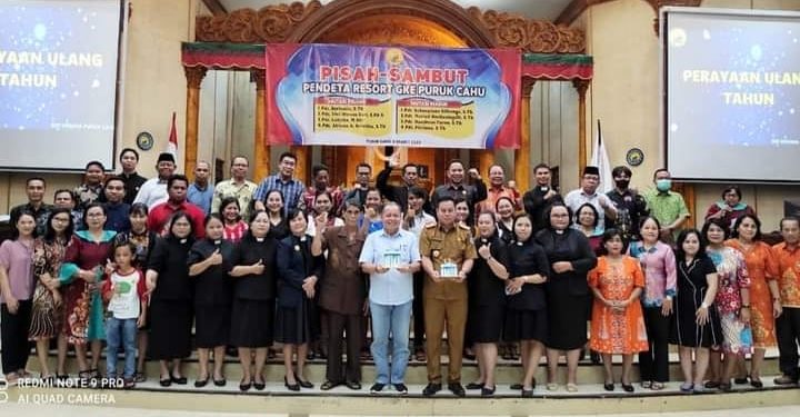 Ketua DPRD Mura Hadiri Pisah Sambut Pendeta Resort GKE Puruk Cahu