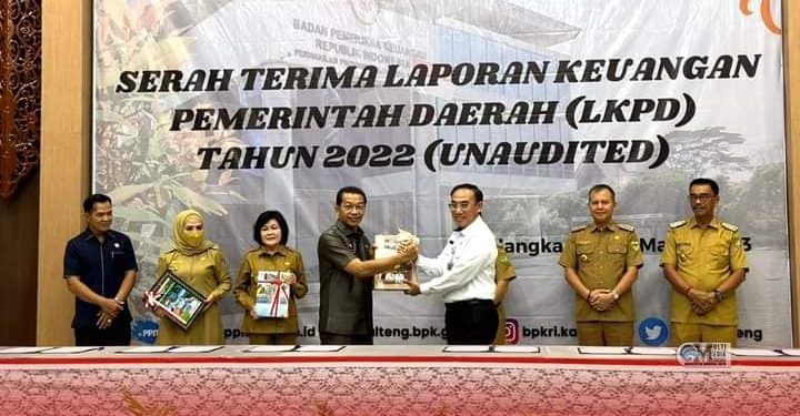 Bupati Murung Raya Serahkan LKPD Unaudited ke BPK RI Perwakilan Kalteng