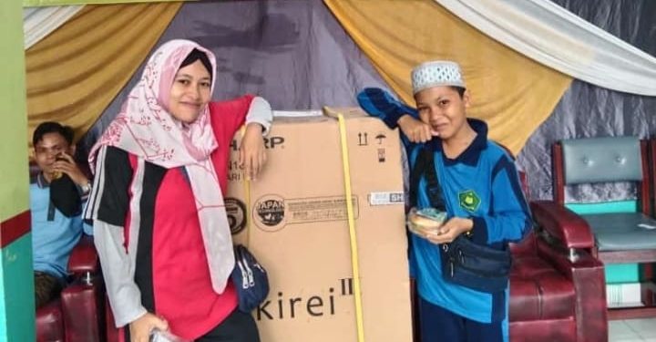 Milad ke-14 MTsN 1 Mura, Melaksanakan Jalan Sehat