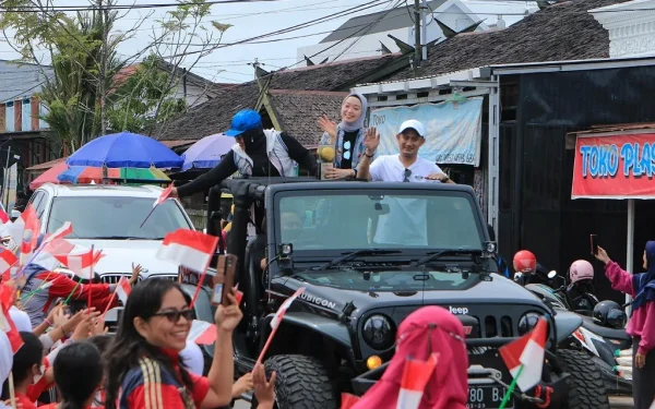 Wali Kota Fairid Nafarin Pimpin Arak-Arakan Piala Adipura