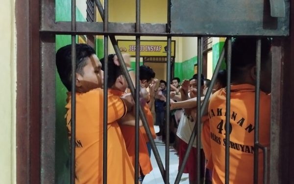 Jumat Sehat, Sat Tahti Polres Seruyan Ajak Tahanan Berolahraga