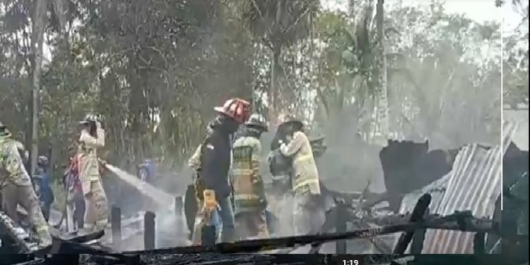 Si Jago Merah Hanguskan Rumah dan Gudang Penimbunan Solar