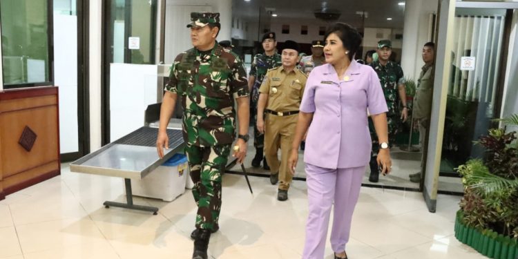 Gubernur Kalteng H. Sugianto Sabran Lepas Keberangkatan Panglima TNI Laksamana Yudo Margono