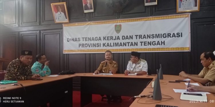 Disnakertrans Prov. Kalteng Terima Kunjungan DPRD Kabupaten Kotawaringin Barat