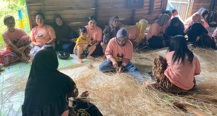 Mak Ganjar Kalteng Dorong Kemajuan UMKM Olahan Rotan di Kabupaten Kapuas