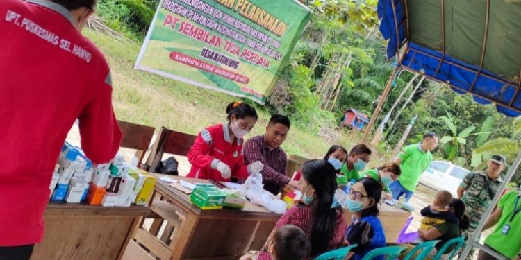 Selain Laksanakan Kewajiban Sosial, PT STP Bagikan Bingkisan pada Warga di Dua Desa