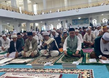 Gubernur Sugianto dan Keluarga, Salat Ied di Masjid Raya Darussalam Palangka Raya