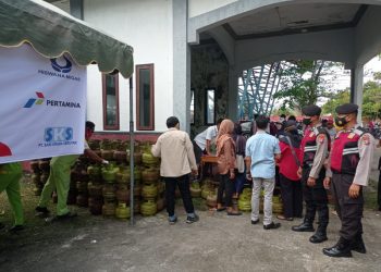 Patroli Samapta Anggota Polres Seruyan Cek Ketersedian Gas Elpiji
