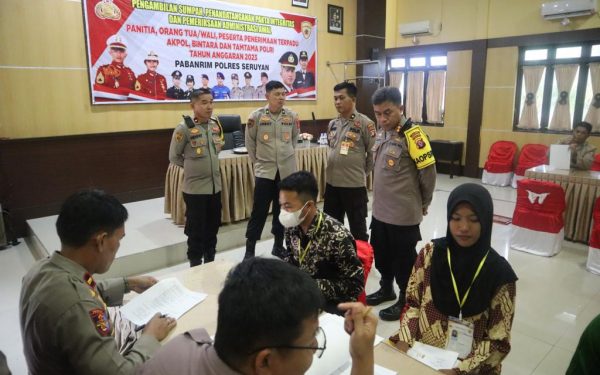 Kapolres Seruyan Pantau Pemeriksaan Awal Calon Anggota Polri TA. 2023