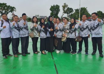 SMPN 1 Murung Ikuti Upacara Hardiknas
