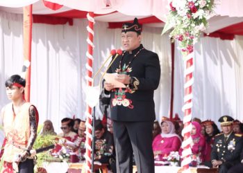 Wagub Edy Pratowo Serahkan Penghargaan kepada Para Perempuan Inspiratif