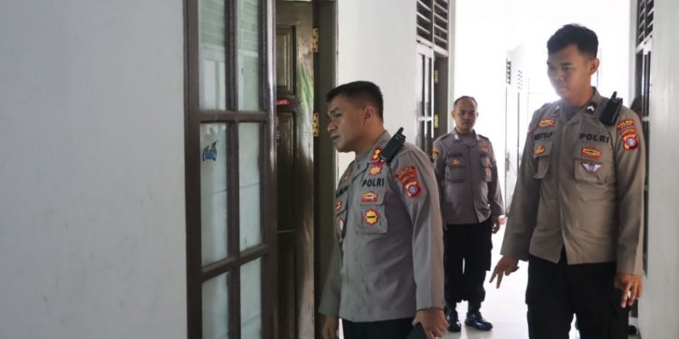 Cek dan Kontrol Asrama, Kapolres Seruyan Tinjau Langsung Kebersihan