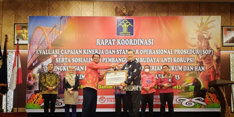 Terbaik Dalam Kinerja Kepala Rupbasan Dapat Empat Penghargaan