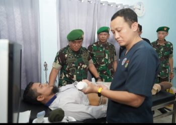 Danrem Dampingi Kapuskesad Tinjau Pemeriksaan Kesehatan Calon Anggota KPU Periode 2023-2028 Kab/Kota di Kalimantan Tengah