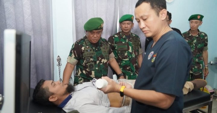 Danrem Dampingi Kapuskesad Tinjau Pemeriksaan Kesehatan Calon Anggota KPU Periode 2023-2028 Kab/Kota di Kalimantan Tengah