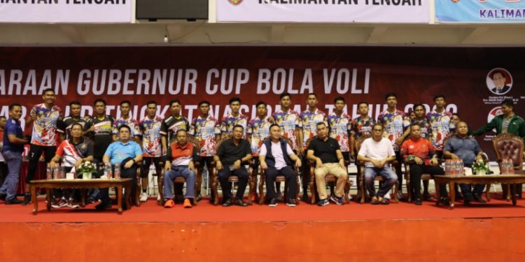 Gubernur Sugianto Sabran Berikan Motivasi Peserta Kejurnas Bola Voli