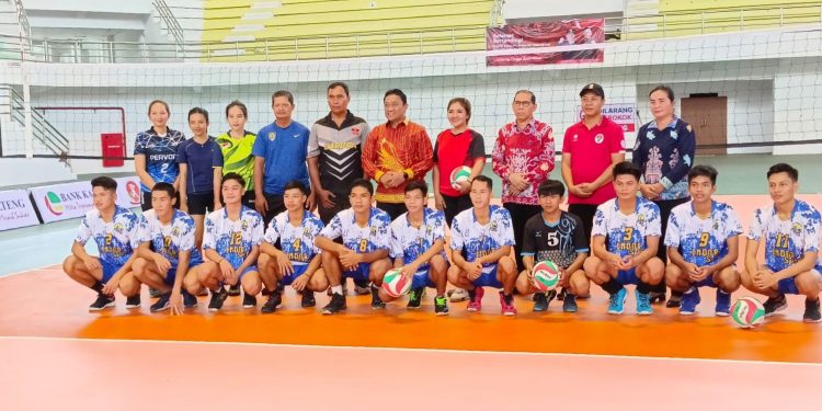 Wagub Cek GOR Lokasi Kejurnas Volly Ball Gubernur Kalteng Cup 2023 