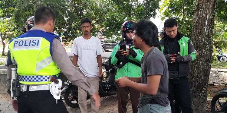 Tolong Korban Kecelakaan, Polisi Malah Temukan Satu Paket Sabu 