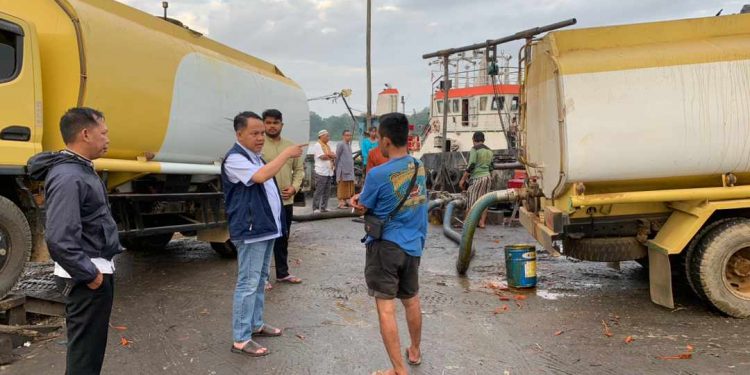 Pj Bupati Barsel Tinjau Dermaga Jelapat