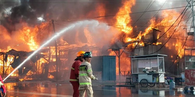 Enam Kios di Seth Adji Hangus Terbakar 
