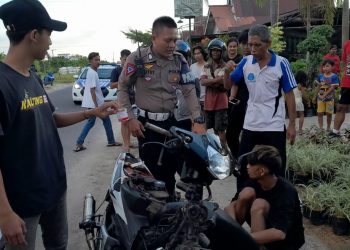 Seruduk Mobil Parkir Pengendara Revo Terkapar, Polisi Temukan Satu Kaleng Lem Fox 