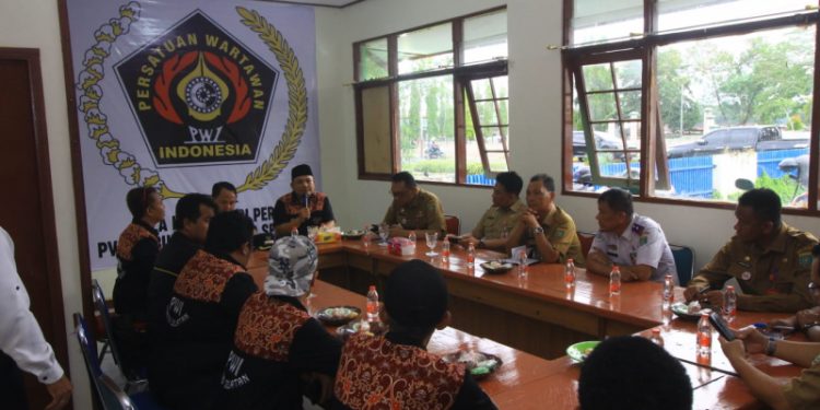Pj Bupati Barsel Kunjungi Insan Pers