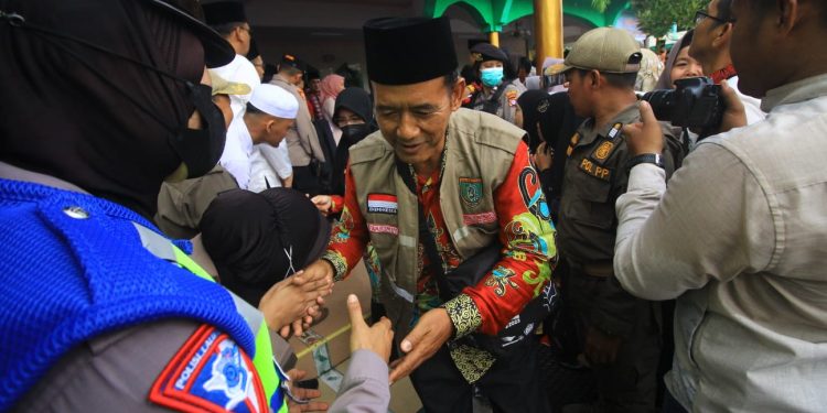 137 Jamaah Calon Haji Dilepas Pj Bupati Barsel