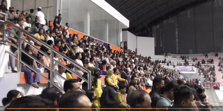 Ribuan Penonton dan Gubernur Kalteng Antusias Saksikan Semi Final Gubernur Cup Bola Voli Antar Club Nasional