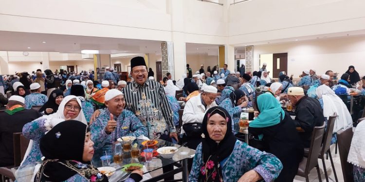 Sekda Nuryakin Sambut Kedatangan Jemaah Haji Provinsi Kalteng