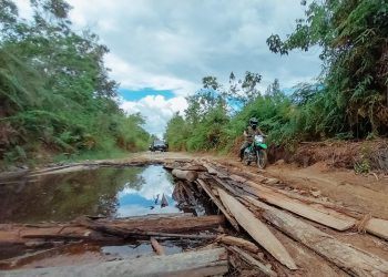 Pemkab Barsel Respon Cepat Aspirasi Masyarakat Terkai Ruas Jalan Desa Wungkur Baru-Desa Baruang