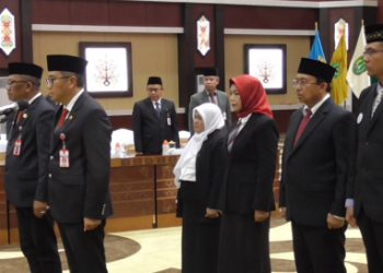 Wagub H. Edy Pratowo Mengambil Sumpah dan Lantik Pejabat Pimpinan Tinggi Pratama serta Kepala Sekolah di Lingkungan Pemprov Kalteng