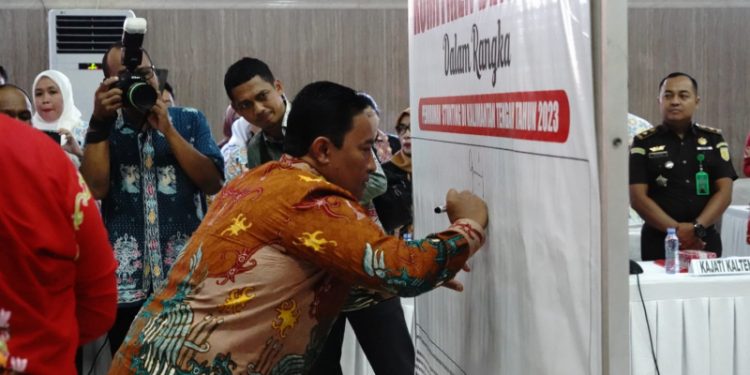 Wagub Edy Pratowo Minta Seluruh Pemangku Kepentingan Perkuat Komitmen Dalam Percepatan Penurunan Stunting di Kalteng