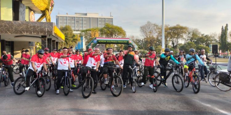 Wagub H Edy Pratowo Lepas Peserta Gowes Kemerdekaan Kalteng Berkah