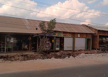 Warga Tumbang Nusa Protes Pembuatan Proyek Bronjong