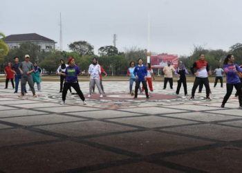 Bangkitkan Semangat Kerja dengan Senam Bersama
