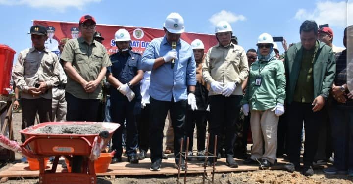 Wagub Letakan Batu Pertama Pembangunan Pabrik Pakan di Parenggean-Kotim