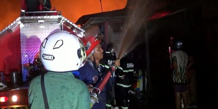 Si Jago Merah Hanguskan Sejumlah Rumah di Komplek Sosial Mendawai Ujung Palangka Raya