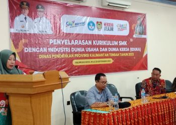 Plt. Kadisdik Hadiri Kegiatan Penyelarasan Kurikulum SMK
