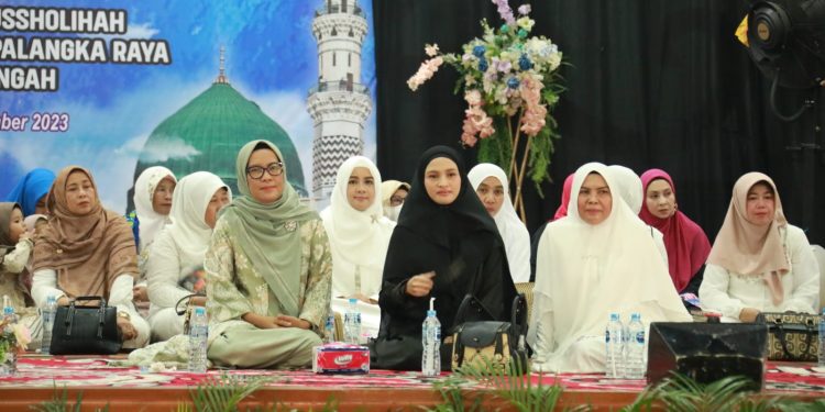 Ketua TP-PKK Ivo Sugianto Sabran Ajak Umat Muslim Meneladani Sifat Nabi Muhammad SAW