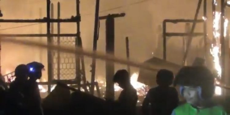 Empat Rumah Warga di Kapuas Hangus Terbakar