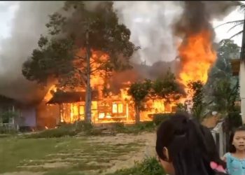 Lagi! Si Jago Merah Hanguskan Tiga Rumah Dinas Guru dan Asrama Siswa