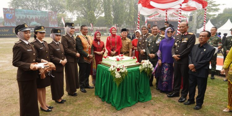 Gubernur dan Wagub Kalteng Hadiri Upacara Peringatan HUT Ke-78 TNI