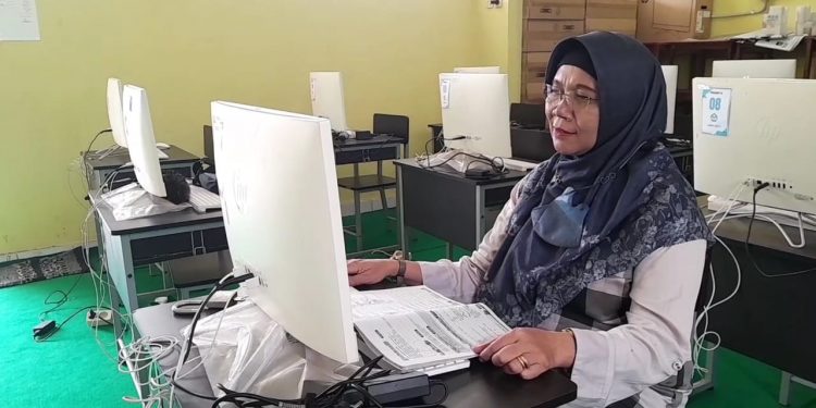Akibat Kabut Asap, Murid SD Negeri Langkai 3 Belajar Daring
