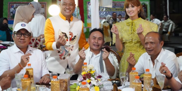 Gubernur H. Sugianto Sabran Hadiri Acara Kenal Pamit Kapolda Kalteng