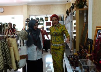Ketua Dekranasda Pusat Wury Ma`ruf Amin Kunjungi Dekranasda Kalteng