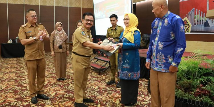 Herson Aden Buka Sosialisasi Penguatan Kapasitas Kelembagaan Posyantek 2023