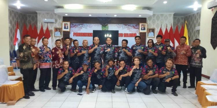 Pj Bupati Lepas Kontingen Porwada PWI Barsel