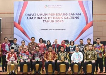 Wagub Kalteng H.Edy Pratowo Hadiri RUPS Luar Biasa PT. Bank Kalteng